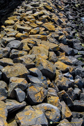 Graphic barrier rocks